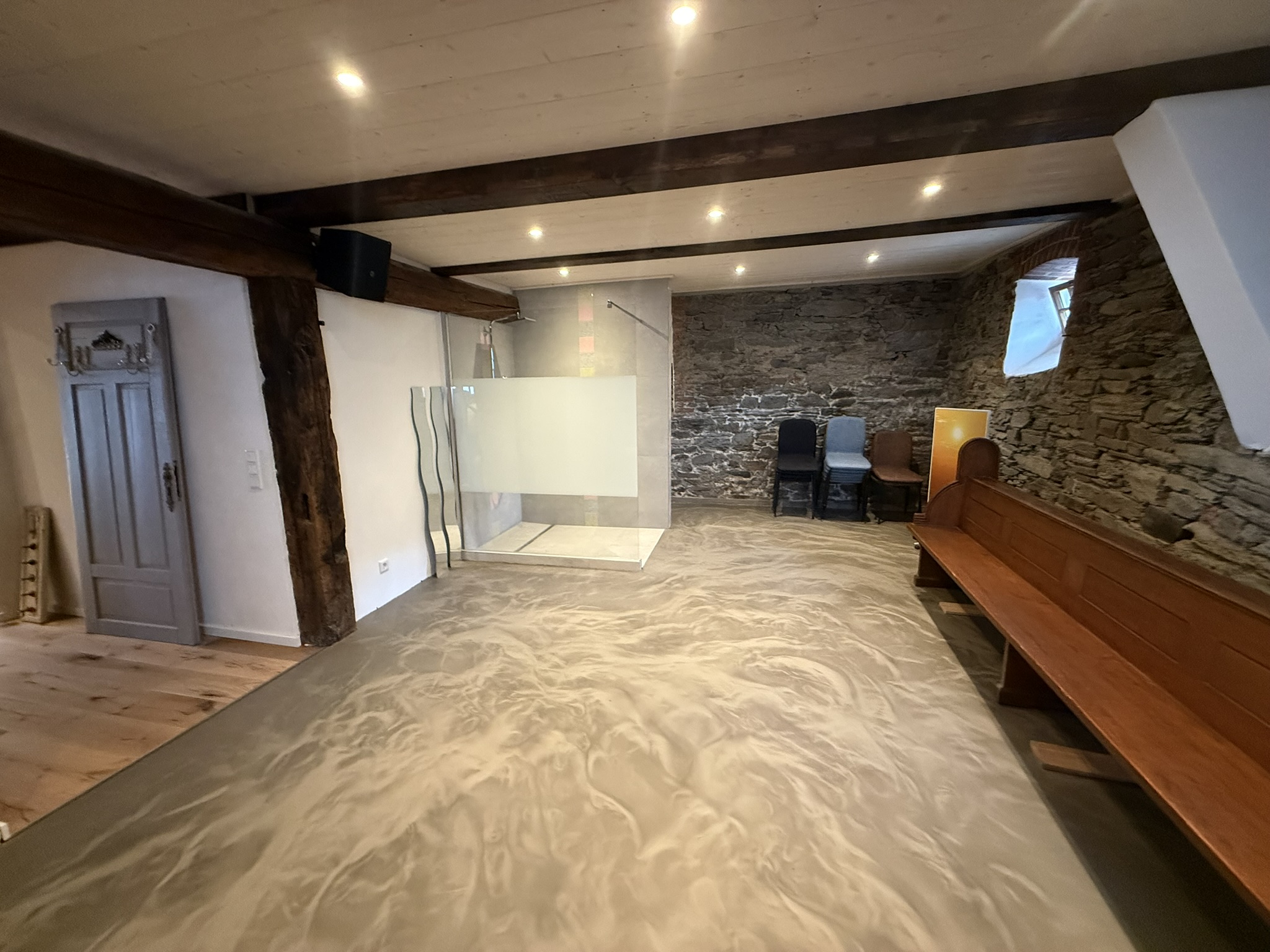 Fitnessraum mit Dusche im Schmiedhof